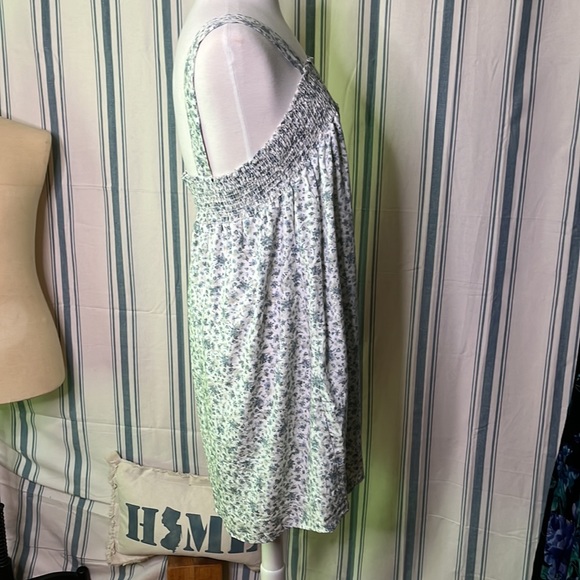 GILLI dress white blue ditzy fabric tank dress smocking wrinkle resistant - Picture 8 of 11